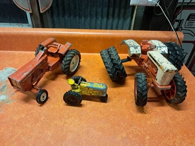 Lote de peças/reparo de tratores de brinquedo fundido vintage Ertle Allis Chalmers 190, estojo 1030 - Imagem 1 de 4