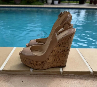 Christian Louboutin Beige Cordón Charol Corcho Plataforma Tacón Talla 35.5M Foto 1 de 4