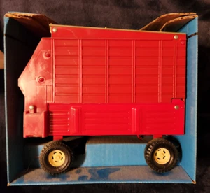 1993 Ertl Forage Wagon 1/16 Scale  - Picture 1 of 6