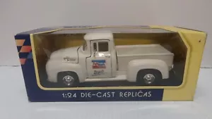 Motore Max Scala 1:24 Repliche Die-Cast 1956 Ford Pickup White Path Mark Dairy - Foto 1 di 3