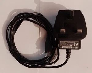 Delta Electronics 220V-5V 1A Mini USB To UK Plug AC Wall Outlet Adapter - Zdjęcie 1 z 3