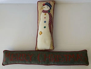ZWEI Stofftiere FROHE WEIHNACHTEN & SCHNEEMANN Feiertage DEKOR 2 VOLKSKUNST Dekoration KISSEN - Bild 1 von 2