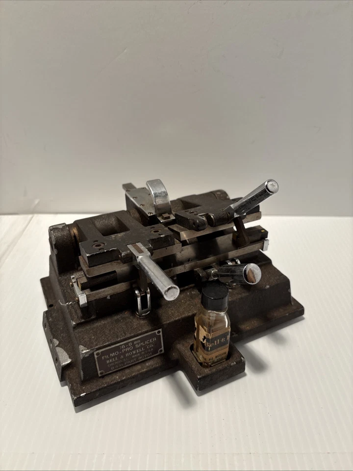 BELL & HOWELL 16-8  FILMO-PRO SPLICER B&H Part #80701 for 16mm & Super 16mm Film - Image 1 of 4