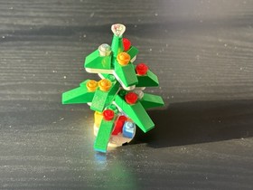 LEGO Creator:  Christmas Tree (30009) Complete Set with Instructions & Bag