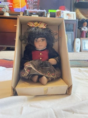 Collectable Memories Jointed Porcelain Doll Fully Dressed original Box Pre-owned - Image 1 of 2