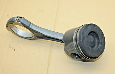 Right Piston, Rings, Connecting Rod w/bearings 07-13 Mercedes 3.0l Diesel (VN68) - Image 1 of 4