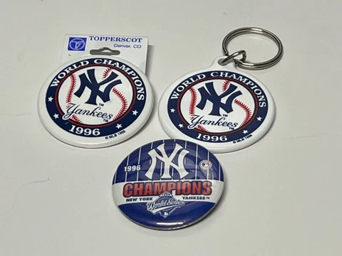 NEW YORK YANKEES 1996 WORLD CHAMPIONS BUTTONS PIN BACKS & KEY CHAIN CHAIN LOT 3 Cover