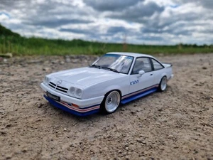 1:18 Opel Manta i200 Rothmans Tiefer Tuning mit 15 Zoll BBS Echt Alu Felgen - Picture 1 of 4