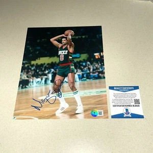 MARQUES JOHNSON autographed signed 8X10 MILWAUKEE BUCKS BECKETT BAS COA BE48126 - Picture 1 of 1