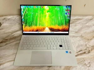Samsung Galaxybook ION Laptop 15.6" QLED - Intel i7 - 32GB Ram - 512GB - W11 Pro - Picture 1 of 15