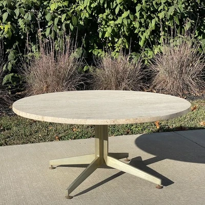 Mesa de cóctel vintage modernista Ward Bennett travertino alto y aluminio Foto 1 de 4