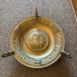 Antique Brass High Relief Brass Plate On Claw Feet Raised Plate 10” - Picture 1 of 10