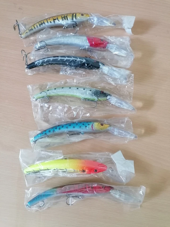 lotto 7 minnow esche artificiali pesca  sul tipo rapala 170 mm 17 gr  - Immagine 1 di 1