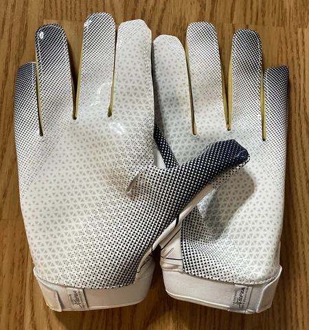 NOTRE DAME FOOTBALL 2018 AWAY TEAM ISSUED UNDER ARMOUR GLOVES NEW BAG 2XL Cover