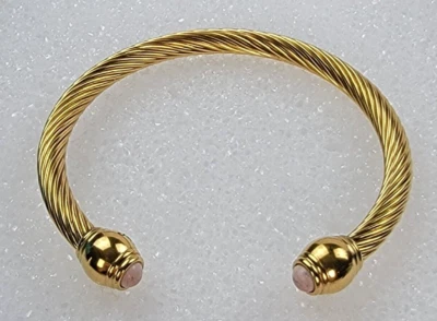 NOGU Pulsera Brazalete Cable Alambre Retorcido Placa Oro 18K 7" Dije Bola Piedra Rosa Foto 1 de 4