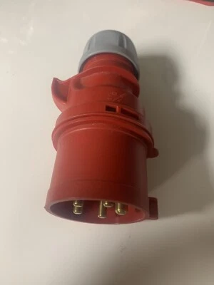 PCE - 32A, 400V, Cable Mount CEE Plug, 3P+N+E, Red, IP44 - Image 1 of 2