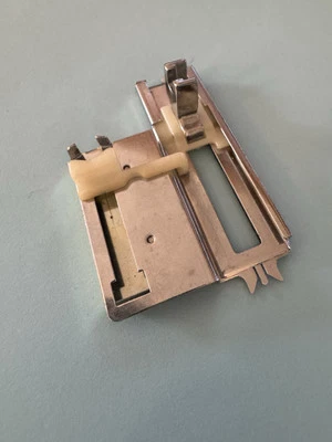 Low Shank Sewing Machine Metal Sliding Buttonhole Zig Zag Foot # G9k s6 - Image 1 of 2