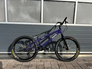 Inspired Fourplay Team Version Trail Bike 24 Zoll - Bild 1 von 9
