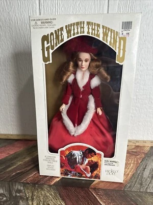 Muñeca El mundo de lo que el viento se llevó 1989 Belle Watling vestido rojo con ribete de piel blanca 71181 Foto 1 de 4