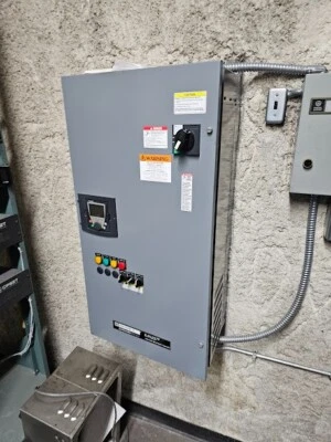 Square D E-Flex Altivar 8839 A07B03 Motor Controller ATV61HD11N4 460 Volt 20 HP - Image 1 of 4