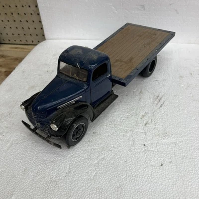Highway 61 1/16 Scale 1941 GMC Flatbed Truck, Blue, Chains & Come alongs,  READ - Image 1 of 4