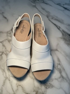 Sandalia Clark’s Ultimate Comfort Annadel Marfil, EE. UU. 6,5 Foto 1 de 4