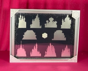 Disney Castle Collection Pin Display Case Frame with Exclusive Pin NRFB - Picture 1 of 7