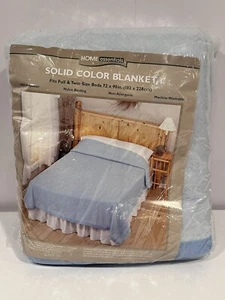 NEU Vintage Home Essentials einfarbige Decke hellblau 72 x 90 Neu in Verpackung versiegelt - Bild 1 von 4