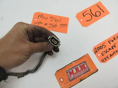 WIRE PLUG CONNECTOR OFF AUTOMATIC TRANSMISSION AUTO SENSOR SIGNAL SENDER - Image 1 of 4