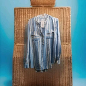 Blusa mujer nueva con etiquetas ZC GF azul con rayas blancas alta baja ligera cuello en V 2x - Imagen 1 de 3