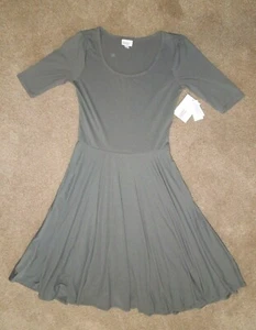 NEW LulaRoe Nicole ~ Size Medium SOLID Gray ~ Fit Flare Stretch Dress - Picture 1 of 3