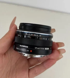 Olympus M.ZUIKO Digital 17mm F1.8 Lens (Preowned) - Picture 1 of 1