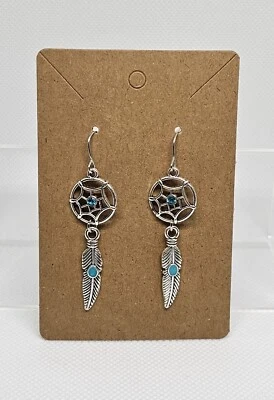 Pendientes colgantes tono plata atrapasueños pluma turquesa acento NUEVO Foto 1 de 3