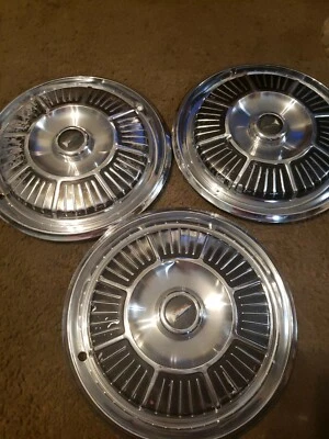 Tres tapacubos originales 1965 1966 Plymouth Fury Belvedere 14 pulgadas Mopar Foto 1 de 4
