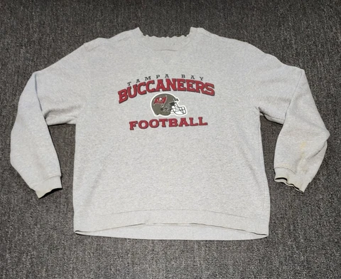 NFL Tampa Bay Buccaneers Football Pullover Crewneck Reebok Sweater Vintage Cover