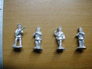 POLICE OFFICERS /DETECTIVE /GANGSTERS 03/ A /BLUE MOON 15MM METAL MINIATURE - Picture 1 of 1