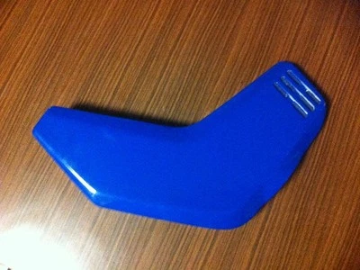 Tapa lateral derecha revestimiento Suzuki GS 550 M Katana Foto 1 de 3