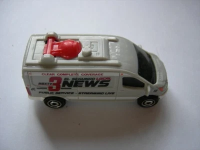 Matchbox 14 Ford Transit News Van MB 1032 -  2015 Modellauto unbespielt - Bild 1 von 4