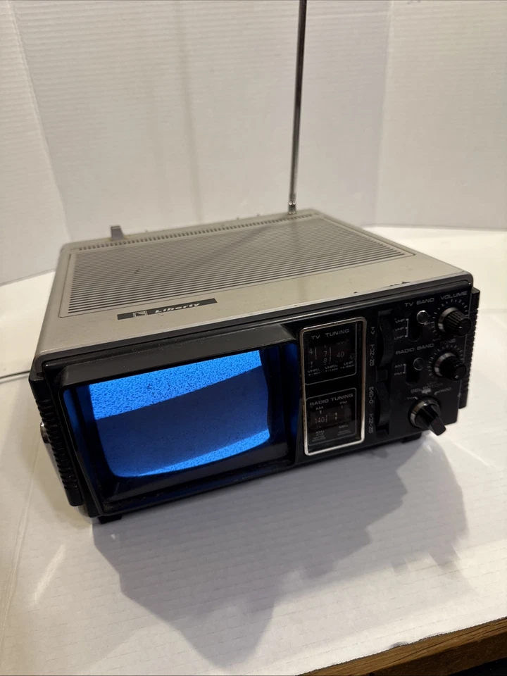 De colección 1983 Liberty UHF VHF Portátil Negro Blanco 5" Televisión AM FM Radio De Colección Foto 1 de 4