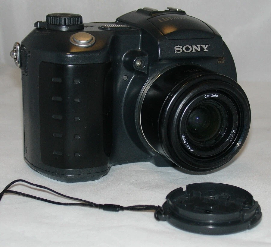 Sony CD Mavica 5MP Digital Camera w/ 3x Optical Zoom (MVC-CD500) - Image 1 of 1