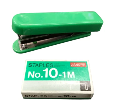 PINZATRICE CUCITRICE MINI CON PUNTI METALLICI SPILLATRICE CM 9 - Immagine 1 di 2