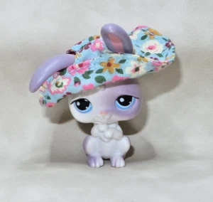 LITTLEST PET SHOP LPS #1061 HASBRO RABBIT LAPIN DE GARENNE BLANC MAUVE CHAPEAU - Imagen 1 de 6