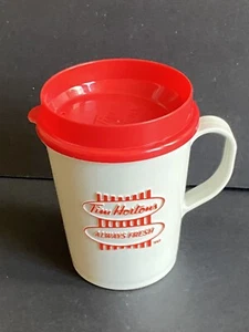 Taza de viaje vintage Tim Hortons Always Fresh de plástico blanco con logotipo y tapa rojos - Imagen 1 de 6