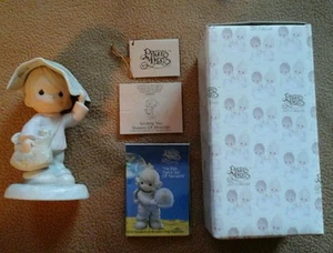 Precious Moments "Sending you showers of Blessings"  #520683  ISSUED-1988 - Picture 1 of 7