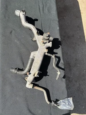 Subaru Forester 2011 2012 2013 2,5 L sin turbo refrigerante tubo cruzado OEM Foto 1 de 3