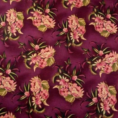 Flores verdes rosa e olivina em vermelho auburn, algodão têxtil A David's, por jarda - Imagem 1 de 4