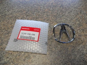 75700-S5N-C00 2002 03 05 ACURA RSX NEW FRONT GRILLE LOGO EMBLEM NAME CHROME #o - Bild 1 von 3
