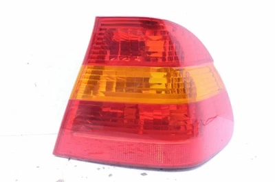 Luz trasera derecha BMW 325i 330i 2002-2005 OEM usada Foto 1 de 4