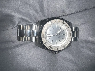 Reloj para hombre Invicta 29501 esfera plateada Foto 1 de 3