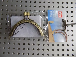 MANICI MANICO PER BORSA CHIUSURA BORSELLINO PORTAMONETE 8,5 cm OTTONE PRYM - Foto 1 di 1